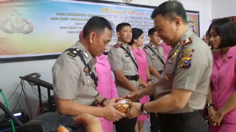 Suasana Haru Iringi Pisah Sambut Perwira Menengah